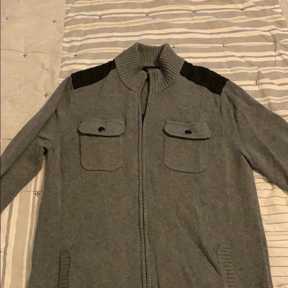 zip up sweater